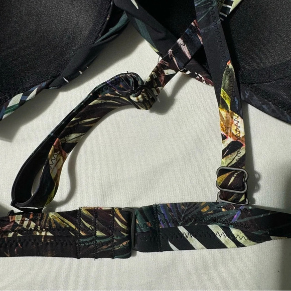 NWT Everyday Sunday Bikini Top  Midnight Multi Colour Palm Size 6 D Cup - Picture 4 of 8